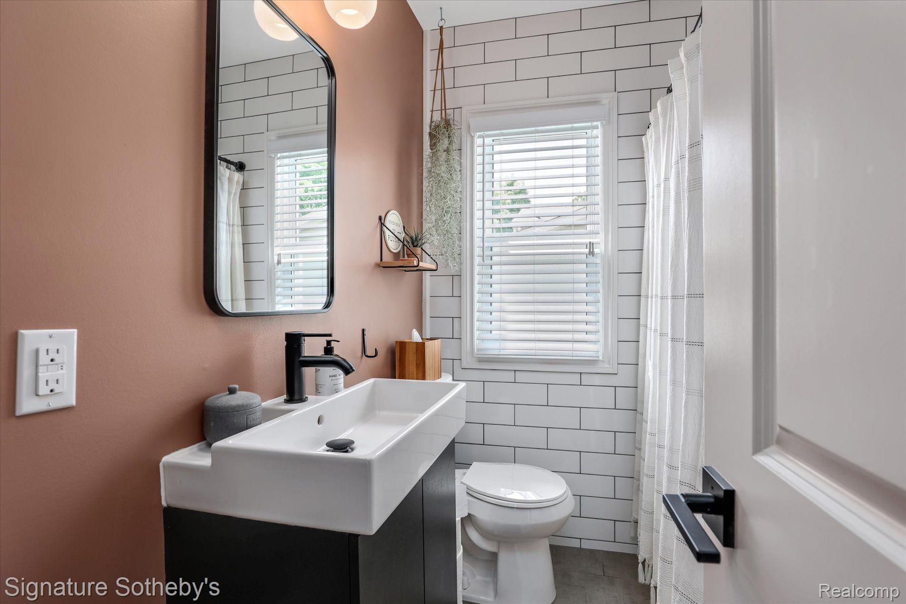 1641 Harvard Road Berkley, MI 48072 - Photo 10 of 32 Gallery Image 10