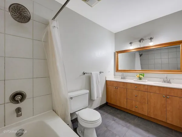 $430,000 | 520 West Huron Street, Unit 507, Chicago, IL 60654
