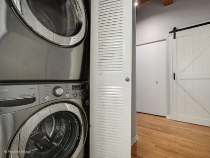 $430,000 | 520 West Huron Street, Unit 507, Chicago, IL 60654