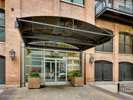 $430,000 | 520 West Huron Street, Unit 507, Chicago, IL 60654