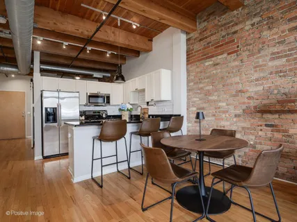 $430,000 | 520 West Huron Street, Unit 507, Chicago, IL 60654