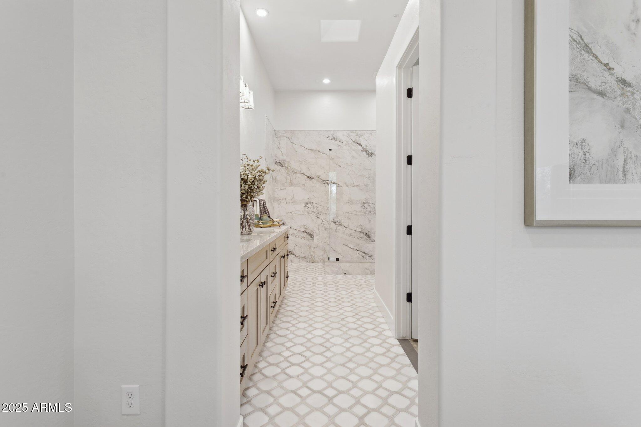 9270 East Thompson Peak Parkway, Unit 364 Scottsdale, AZ 85255 - Photo 17 of 45 a bathroom with a shower