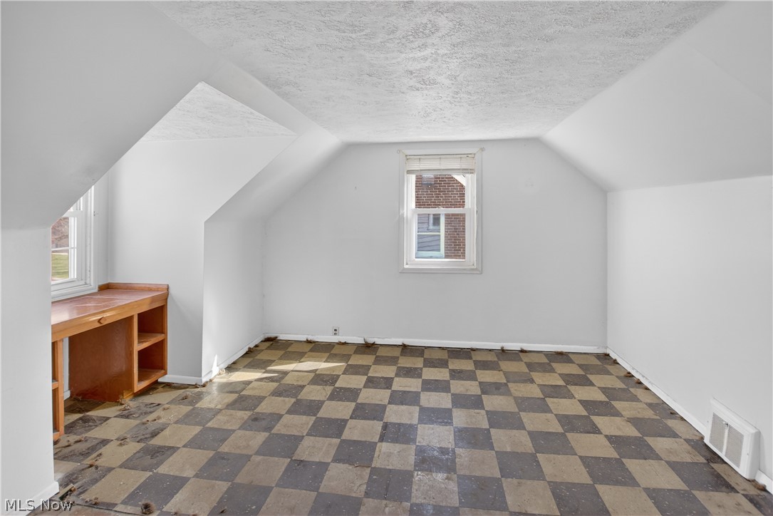 1516 Sunview Road Cleveland, OH 44124 - Photo 20 of 37 Gallery Image 20