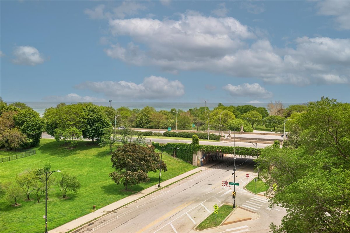 5555 North Sheridan Road, Unit 515 Chicago, IL 60640 - Photo 19 of 29