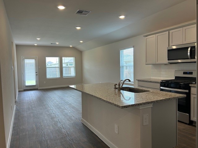 311 Darwin Place Lockhart, TX 78644 - Photo 3 of 16