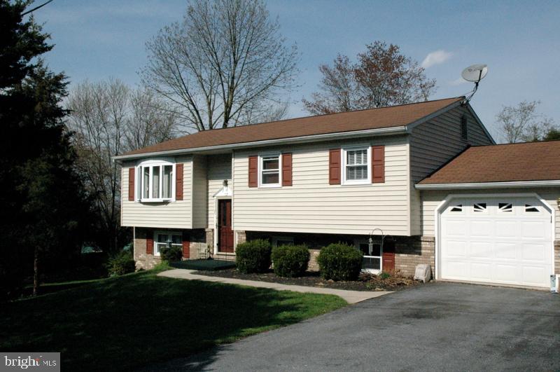 2115 Cedar Road Elizabethtown, PA 17022 - Photo 1 of 5 Gallery Image 1