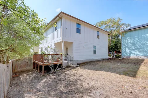 $2,100 | 5501 Bradford Pear Lane, Austin, TX 78744