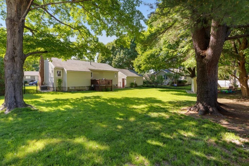 43 Brookfield Road Andover, MA 01810 - Photo 25 of 28 Gallery Image 25