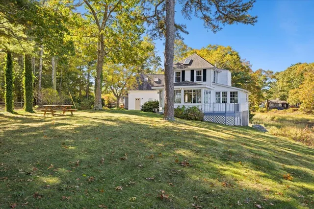 $769,900 | 6 Allen Avenue, Wareham, MA 02571