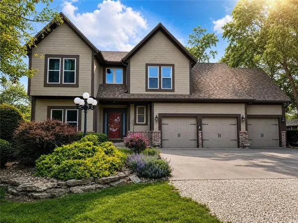 $799,900 | 21600 South Lackman Road, Spring Hill, KS 66083