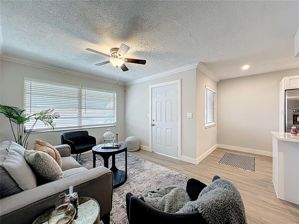 250 Rosery Road Northwest, Unit 202 Largo, FL 33770 - Photo 4 of 20