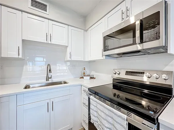 $88,000 | 250 Rosery Road Northwest, Unit 202, Largo, FL 33770