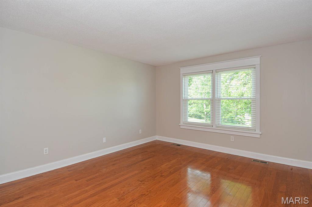 548 Woodhill Estates Drive Ballwin, MO 63021 - Photo 15 of 37