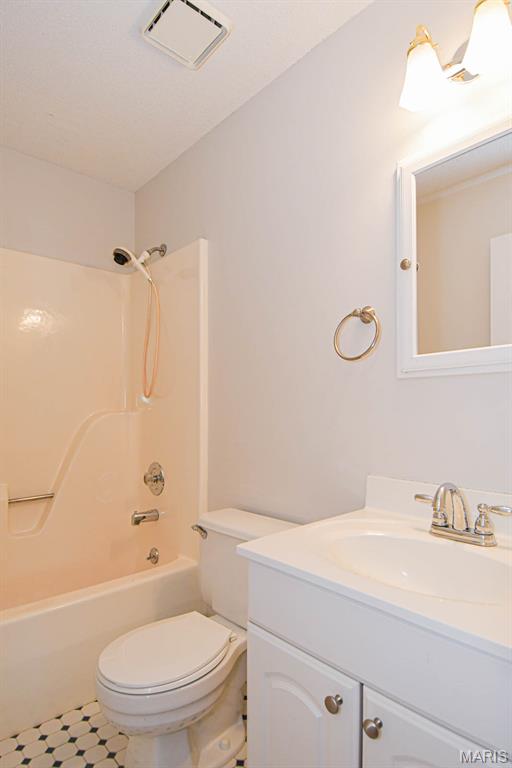 548 Woodhill Estates Drive Ballwin, MO 63021 - Photo 24 of 37