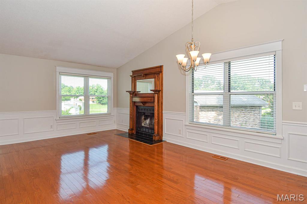 548 Woodhill Estates Drive Ballwin, MO 63021 - Photo 3 of 37