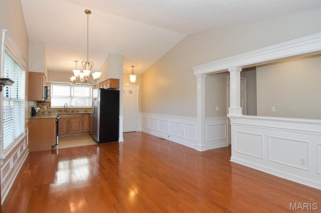 548 Woodhill Estates Drive Ballwin, MO 63021 - Photo 6 of 37