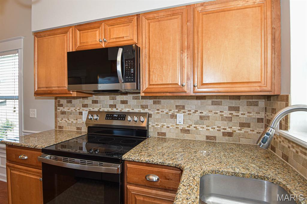 548 Woodhill Estates Drive Ballwin, MO 63021 - Photo 9 of 37