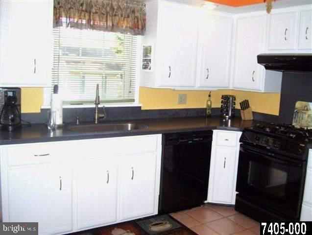 1830 Crestlyn Road York, PA 17403 - Photo 6 of 25 Gallery Image 6