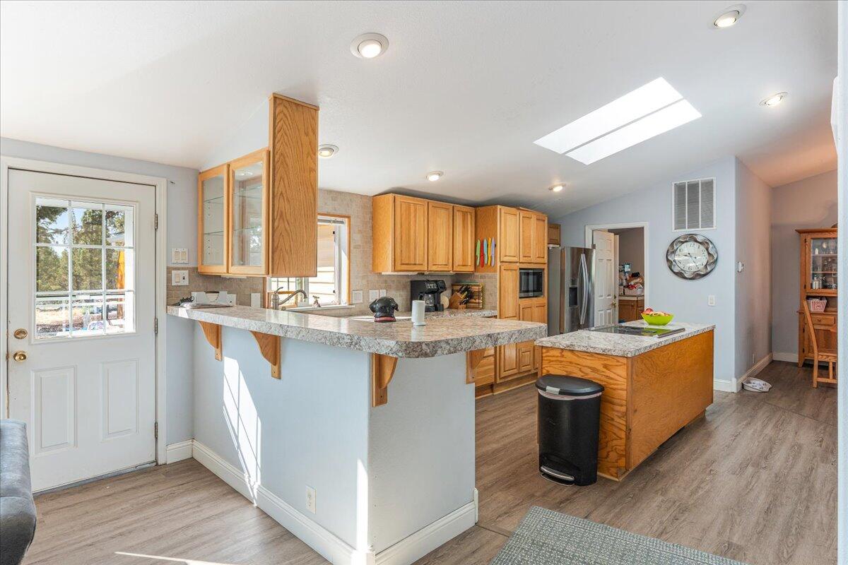 16963 Southwest Bullhead Road Terrebonne, OR 97760 - Photo 14 of 26 BreakfastBar