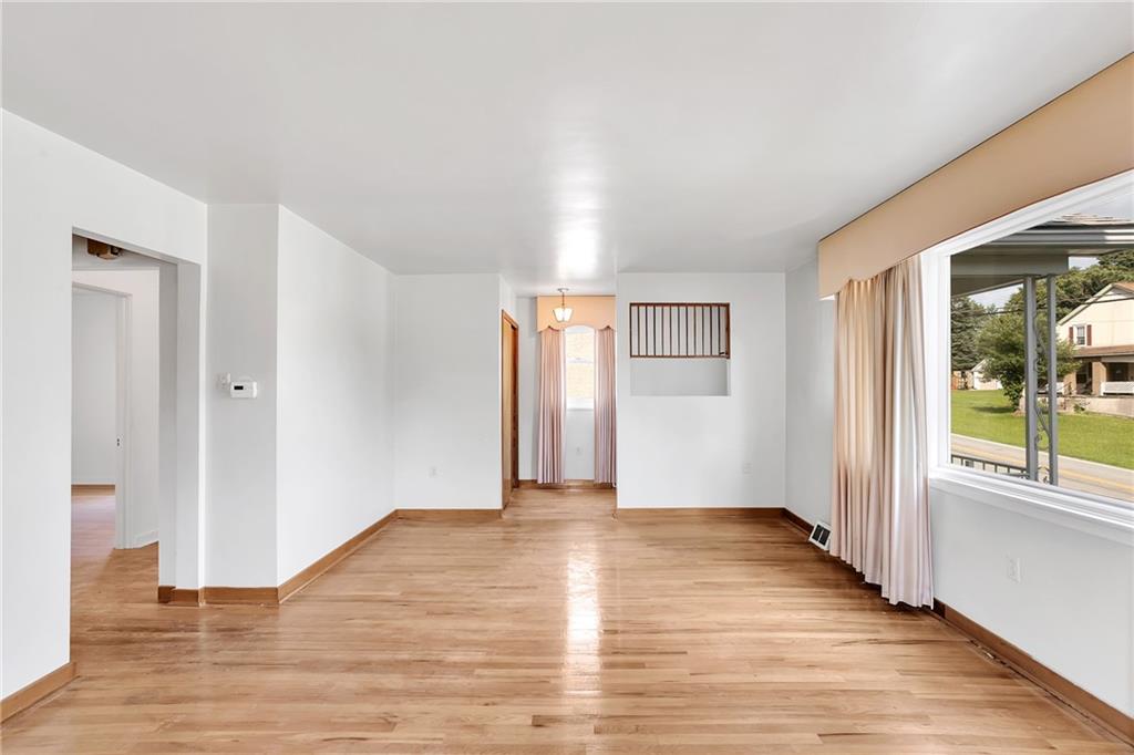2733 Reiter Road Pittsburgh, PA 15235 - Photo 5 of 25 Gallery Image 5