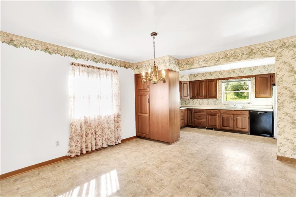 2733 Reiter Road Pittsburgh, PA 15235 - Photo 8 of 25 Gallery Image 8