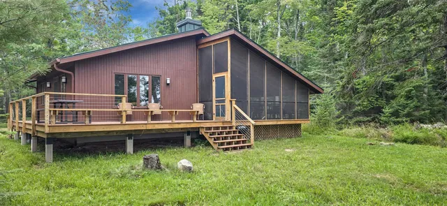 $544,900 | 869 South Shore Drive, La Pointe, WI 54850