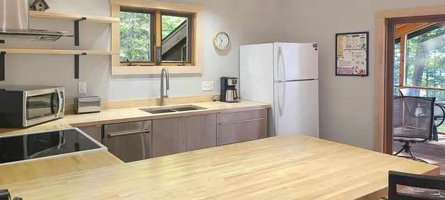 $544,900 | 869 South Shore Drive, La Pointe, WI 54850