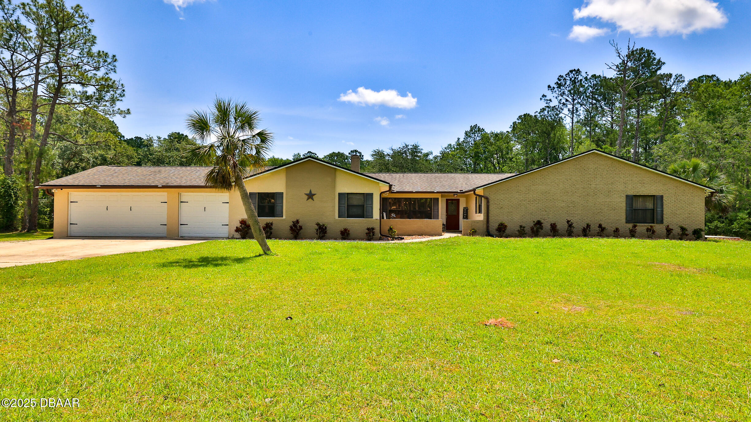 Country Home! 5 Acres!