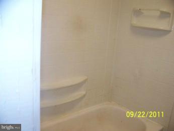 310 Ritenour Street Front Royal, VA 22630 - Photo 6 of 15 Bath