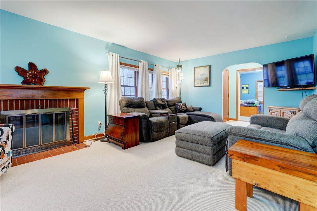 206 Bluff Drive East Rochester, NY 14445 - Photo 5 of 35