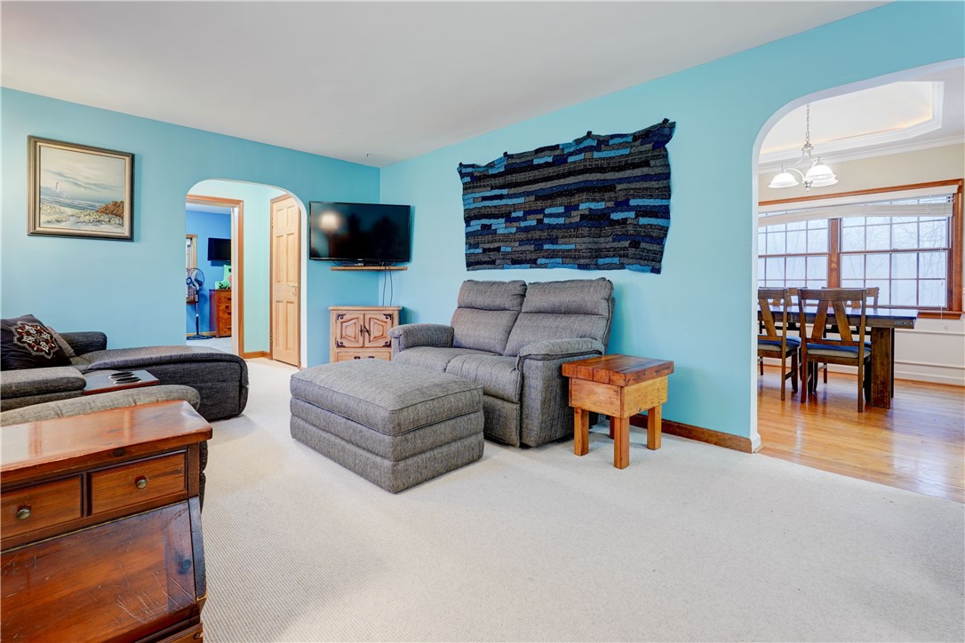 206 Bluff Drive East Rochester, NY 14445 - Photo 8 of 35