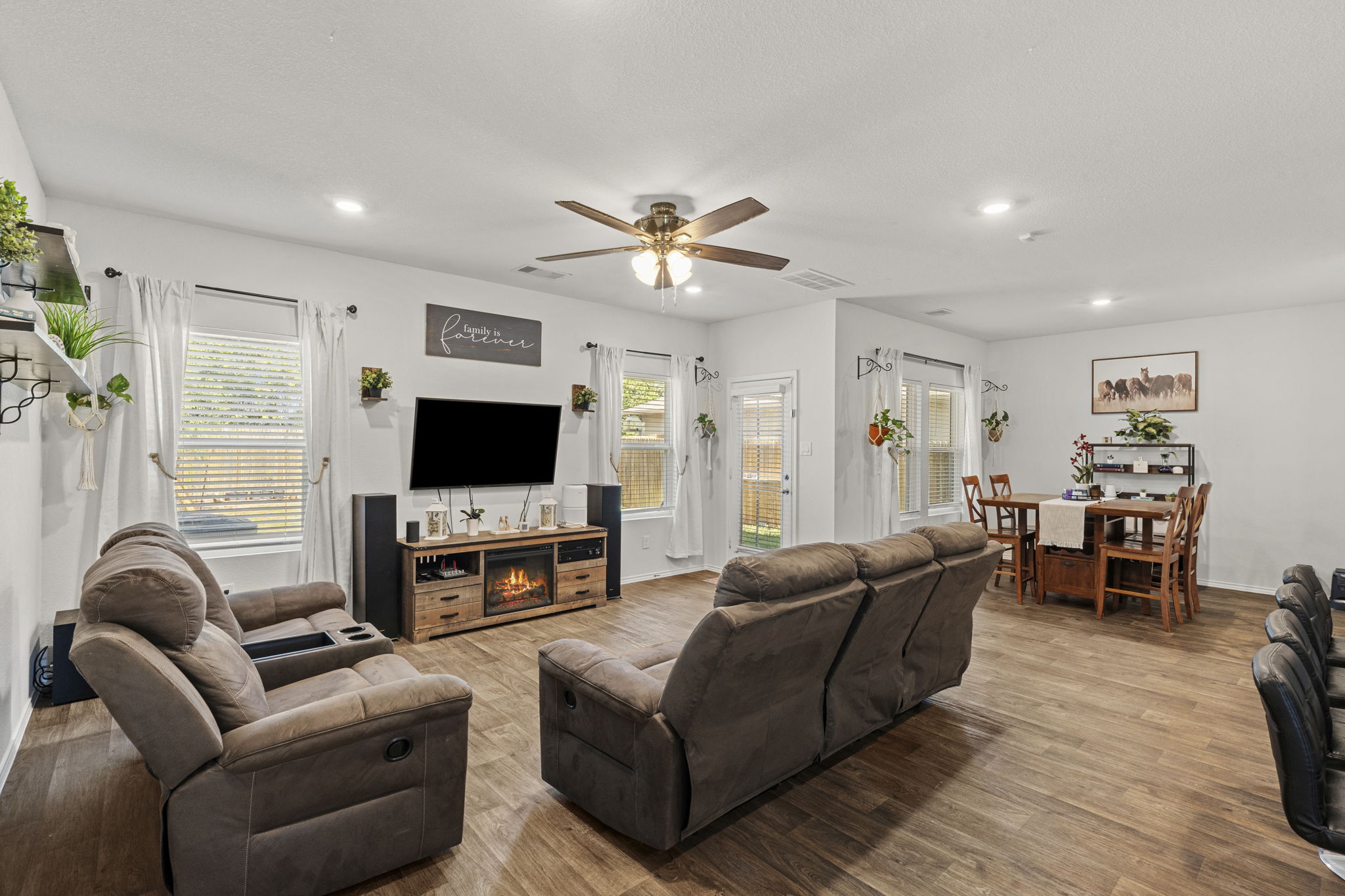 312 Sickle Loop Kyle, TX 78640 - Photo 6 of 40 Gallery Image 6