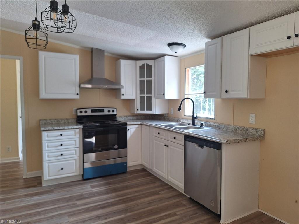 6195 Whites Chapel Road Staley, NC 27355 - Photo 7 of 20 Kitchen