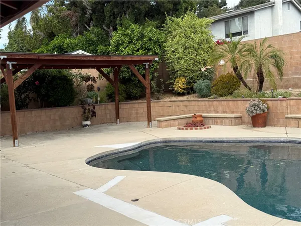 $4,600 | 10116 Viking Avenue, Northridge, CA 91324