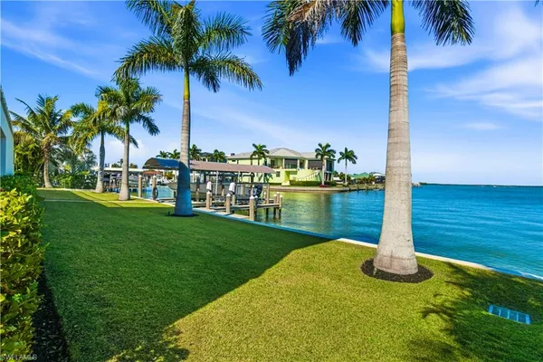 $5,875,000 | 55 Fairview Boulevard, Fort Myers Beach, FL 33931