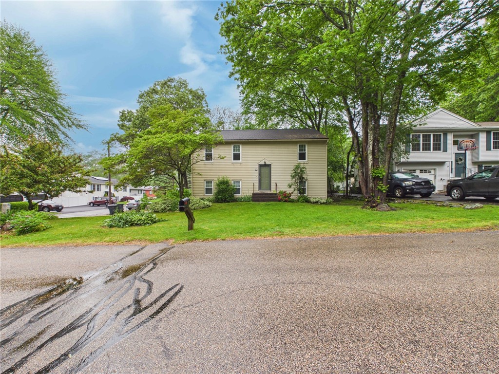 55 Betony Road Narragansett, RI 02874 - Photo 2 of 29