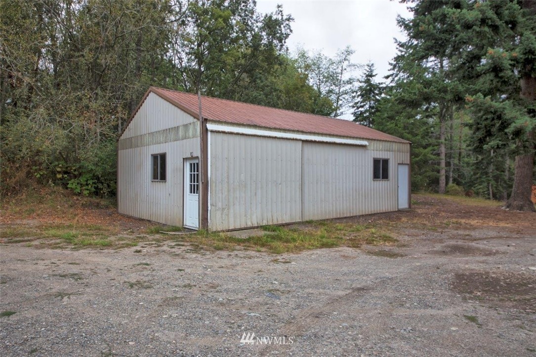 691 Martin Road Port Townsend, WA 98368 - Photo 3 of 25 Gallery Image 3