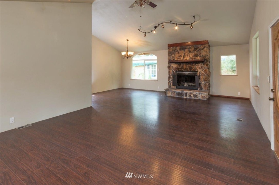 691 Martin Road Port Townsend, WA 98368 - Photo 7 of 25 Gallery Image 7