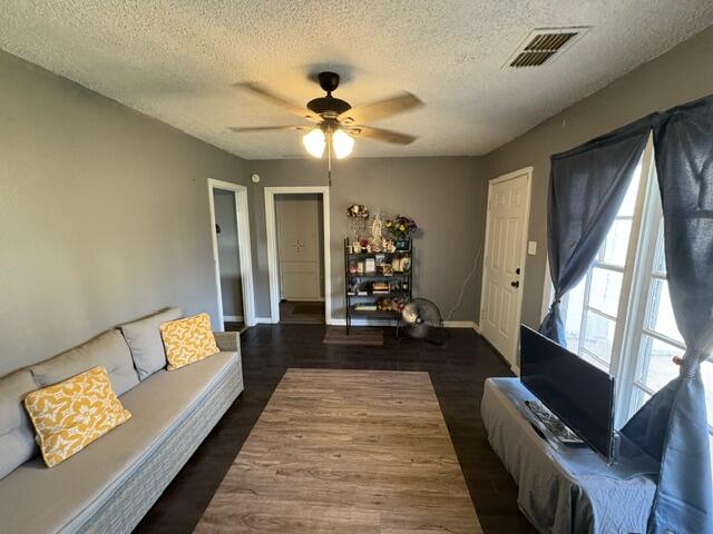 2506 40th Street Lubbock, TX 79413 - Photo 4 of 12 image3