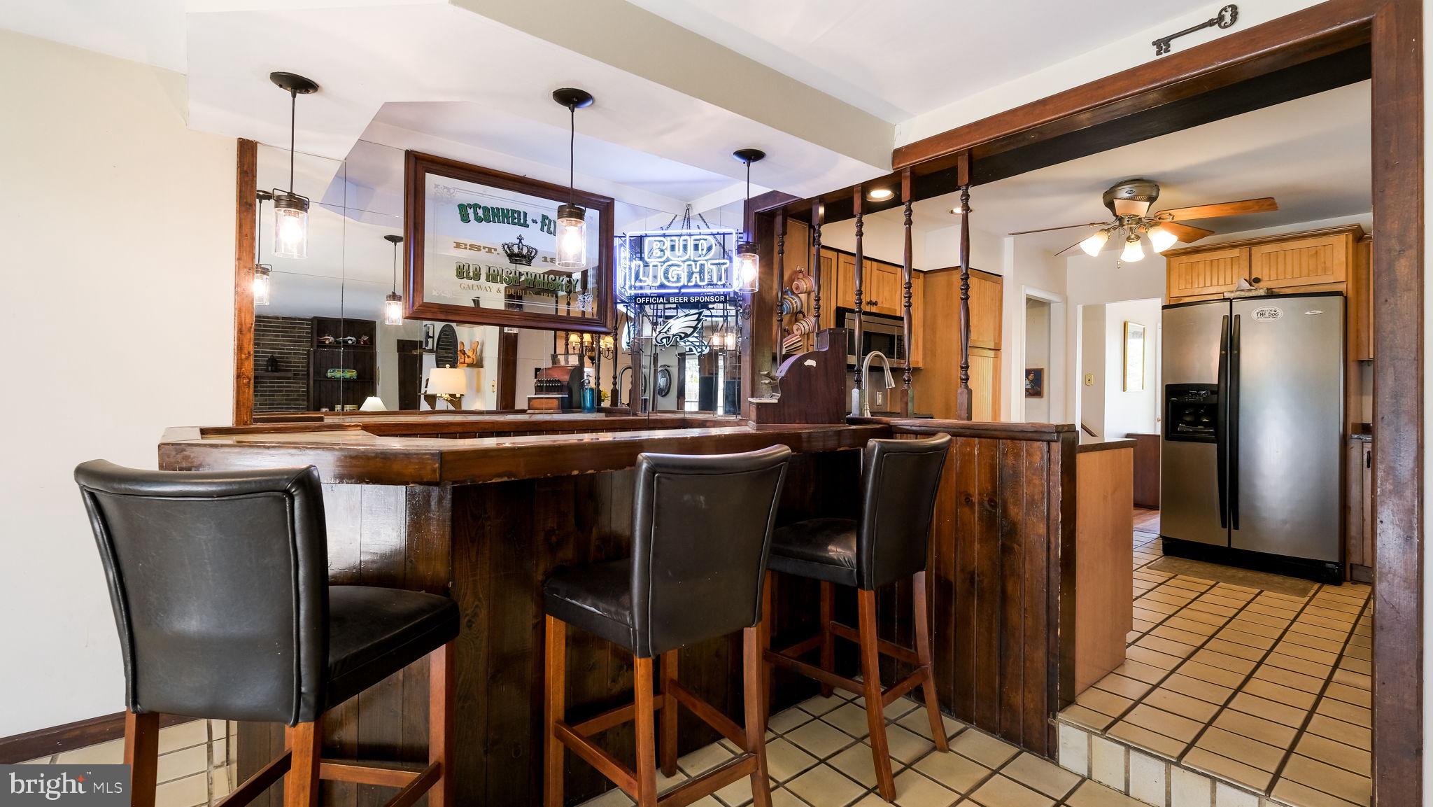 1267 Dahlia Road Warminster, PA 18974 - Photo 17 of 39 Bar in F/R