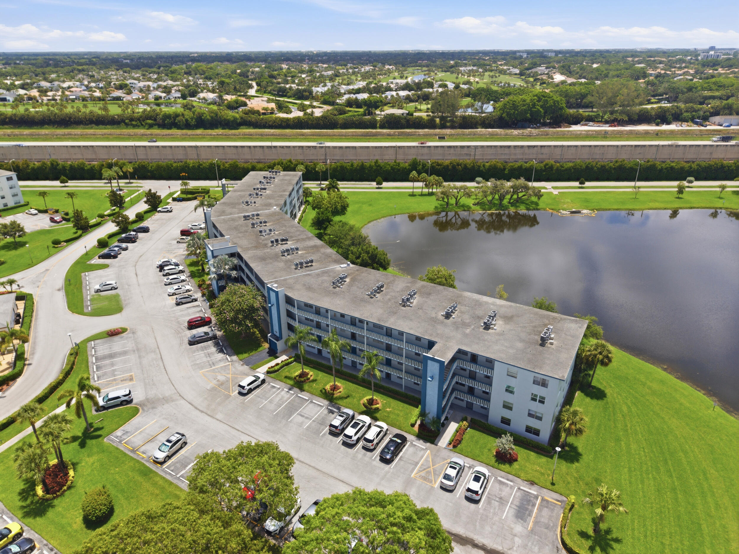 1048 Lincoln C Boca Raton, FL 33434 - Photo 31 of 36 33_dji_20260701124124_0519_d
