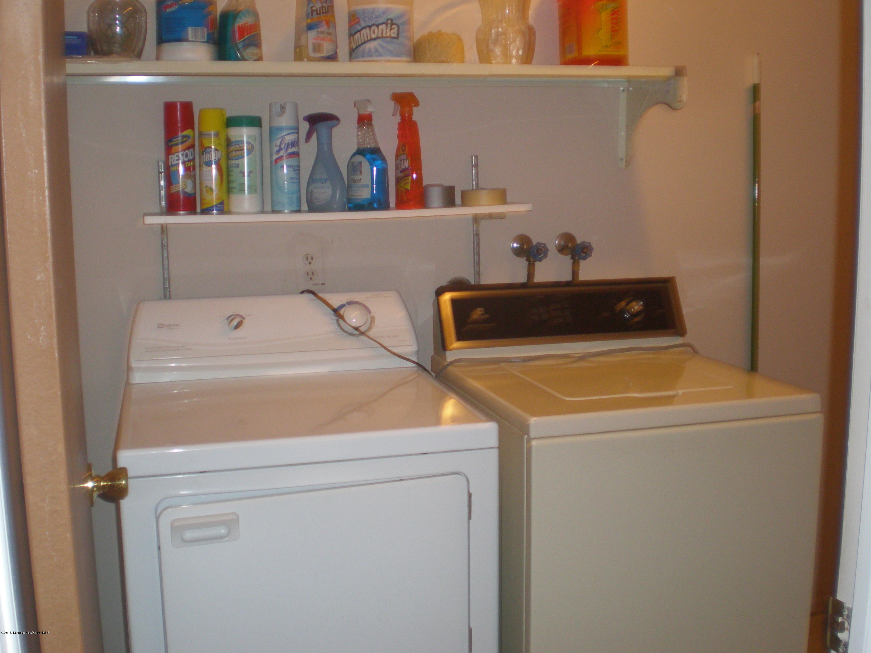 3 Mapleton Road Toms River, NJ 08757 - Photo 4 of 13 3 Mapleton 020