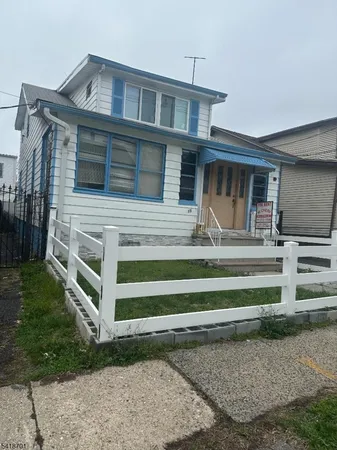 $1,750 | 15 Temple Place, Irvington, NJ 07111