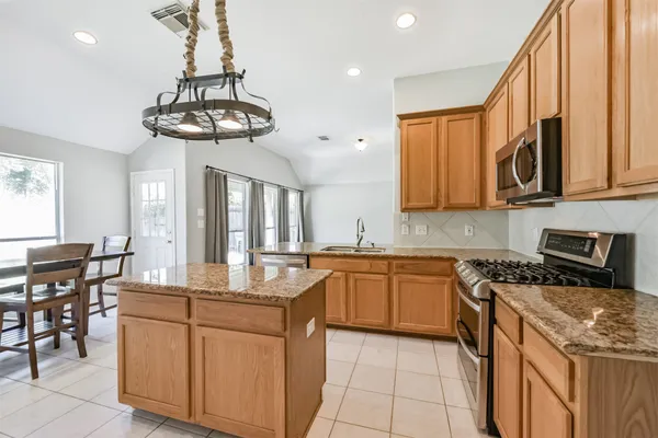 $2,300 | 13203 Yaupon Holly Lane, Houston, TX 77044