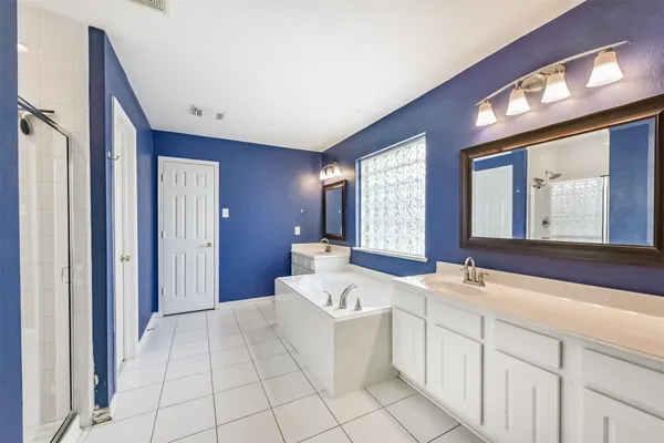 $2,300 | 13203 Yaupon Holly Lane, Houston, TX 77044