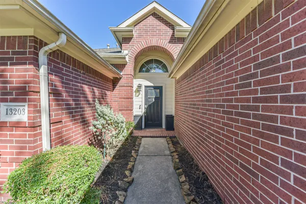 $2,300 | 13203 Yaupon Holly Lane, Houston, TX 77044