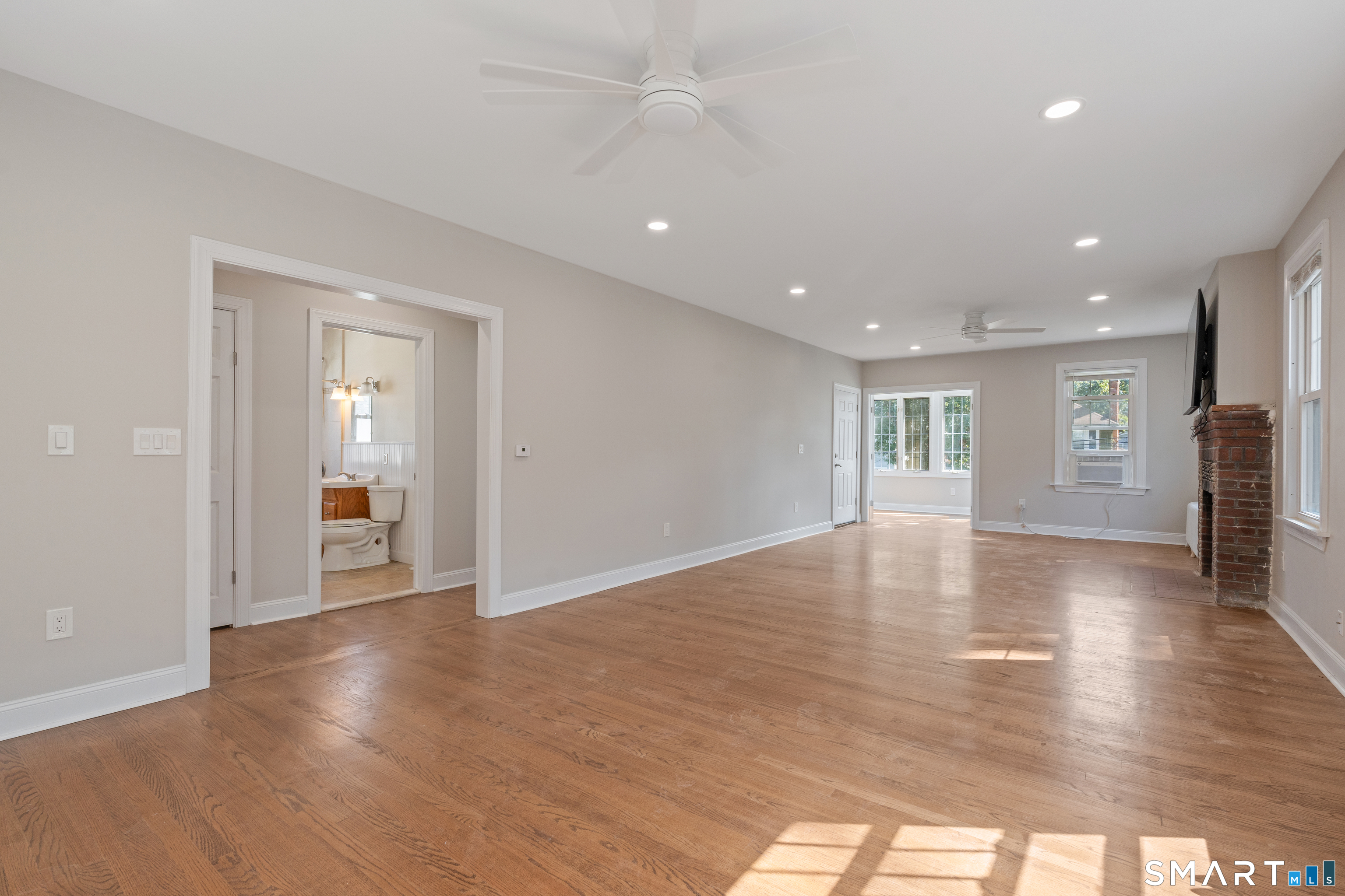 27 Bretton Road West Hartford, CT 06119 - Photo 8 of 25 Gallery Image 8