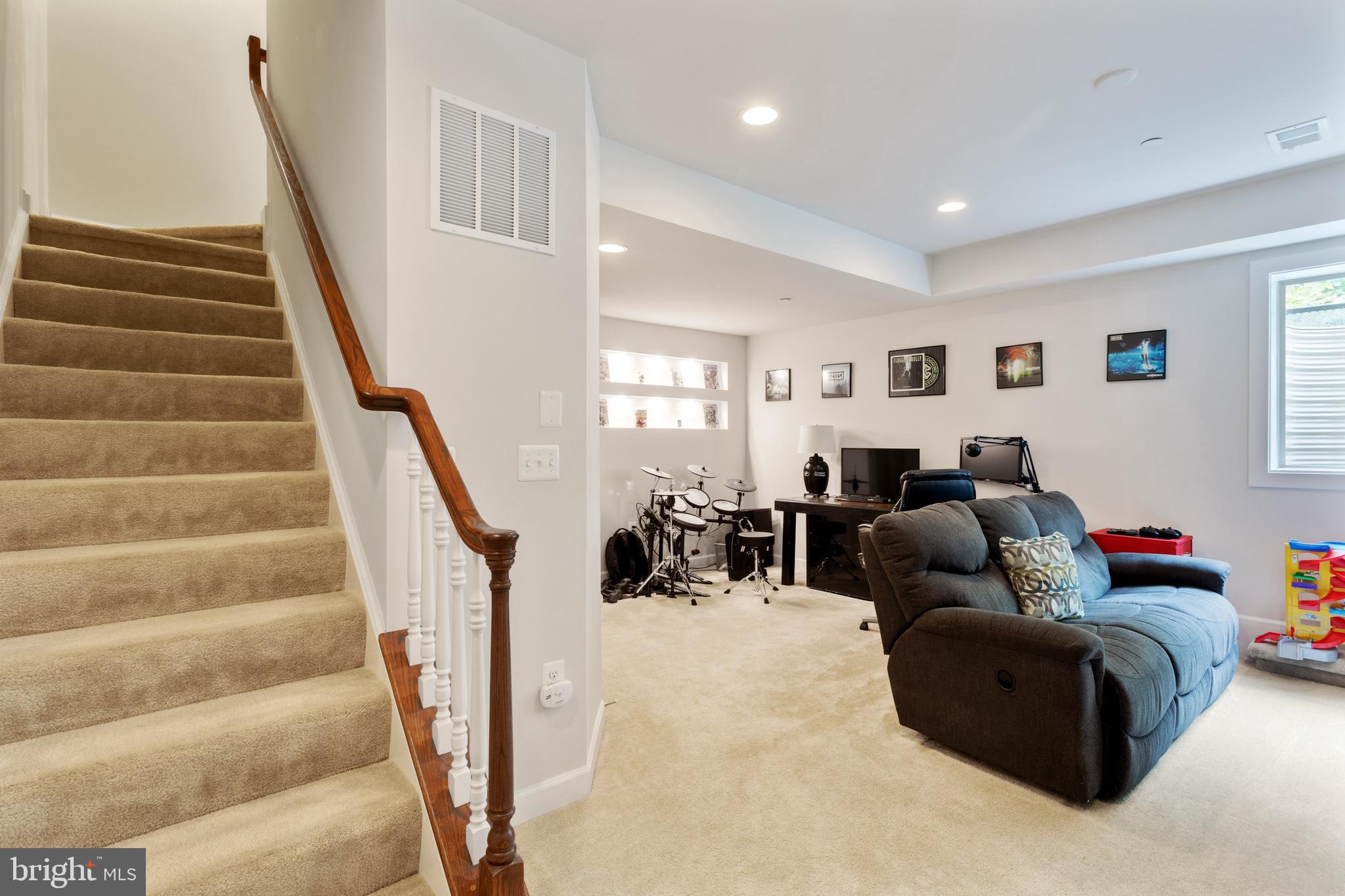 7120 Telegraph Hill Road Hanover, MD 21076 - Photo 3 of 37 Gallery Image 3
