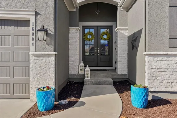 $750,000 | 16804 Bradshaw Street, Overland Park, KS 66221