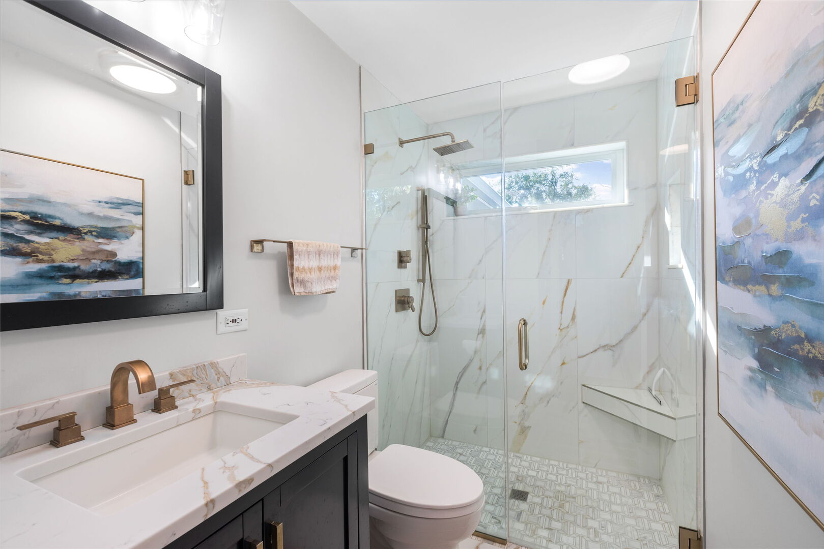 640 South Grove Avenue Barrington, IL 60010 - Photo 12 of 24 a bathroom with a sink a toilet and shower